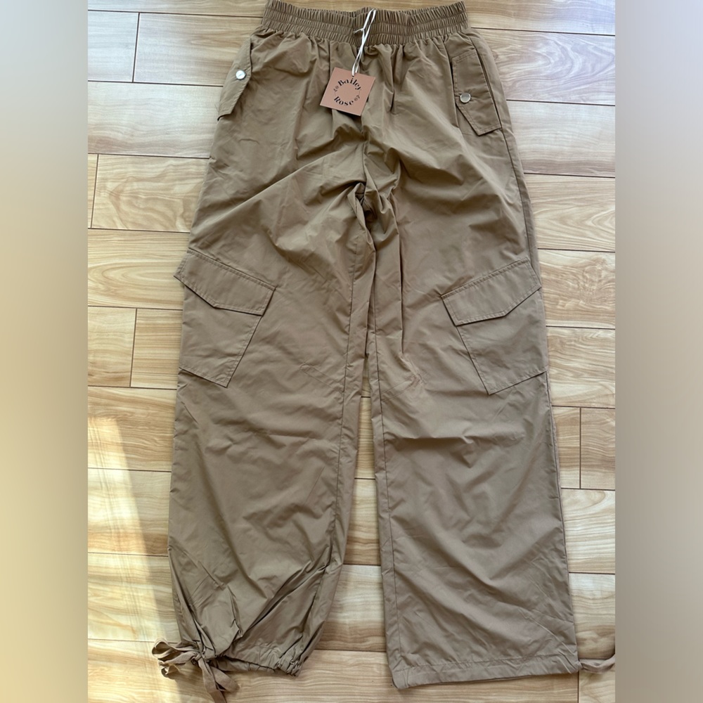 Bailey Rose cargos
